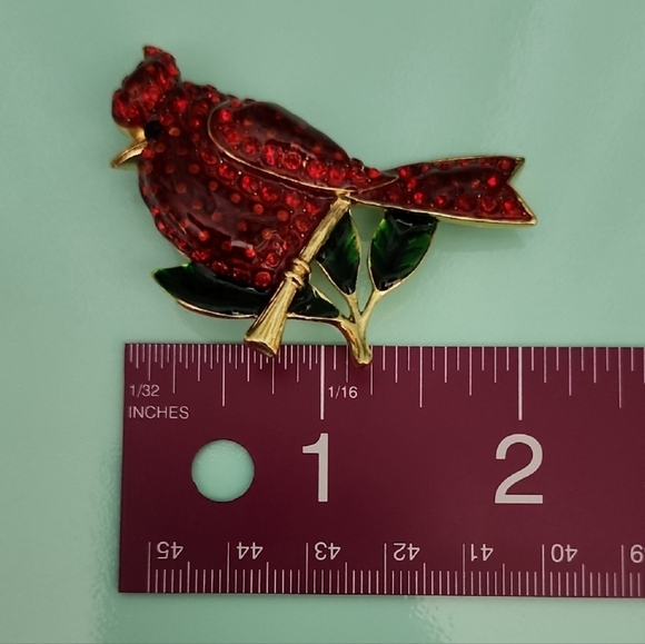 Red Cardinal Brooch - Picture 4 of 5